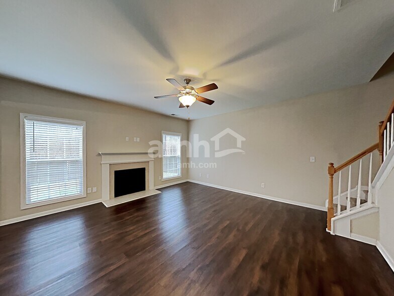 Building Photo - 2607 Swansong Ln