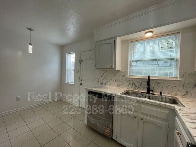 Building Photo - 1511 Cristy Dr