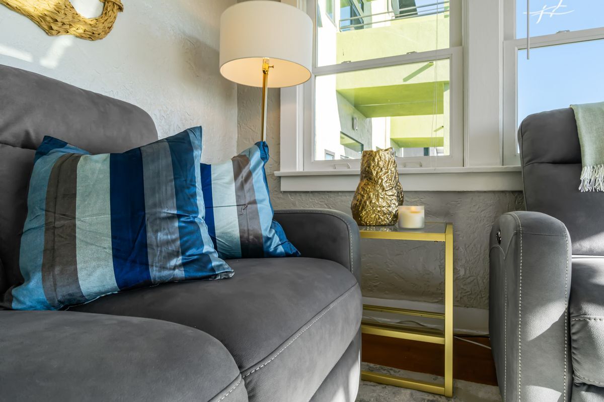 Building Photo - 2452 Union St