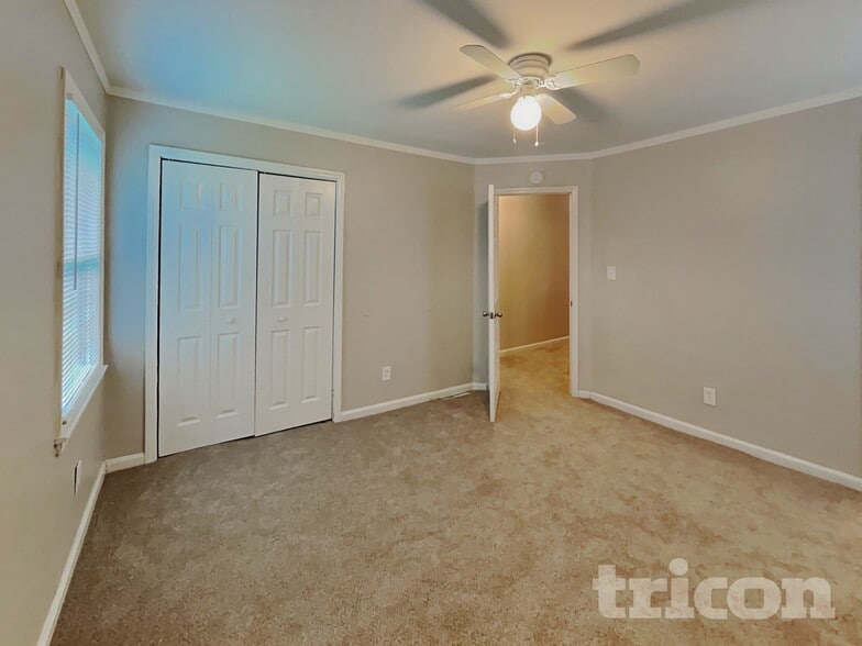 Building Photo - 6304 Clearwater Dr