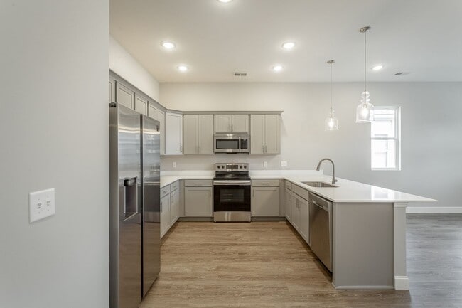 Building Photo - Brand new 3 bedroom 2 bath