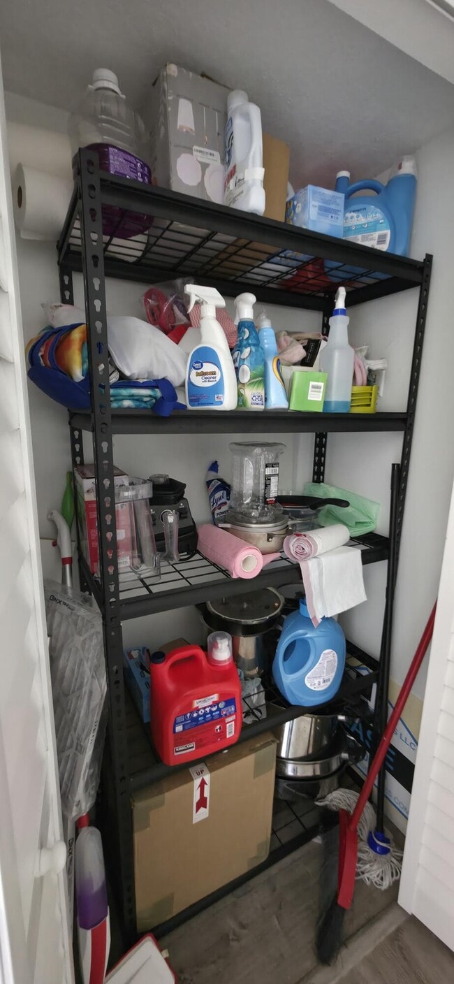 Building Photo - 6091 NW 61st Ave