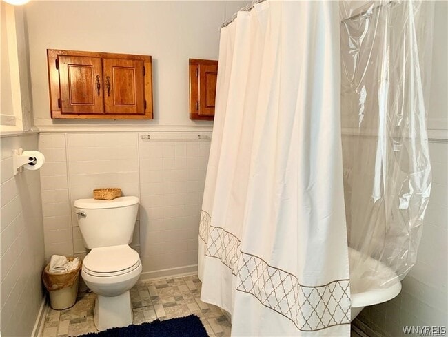 Building Photo - 2449 Delaware Ave