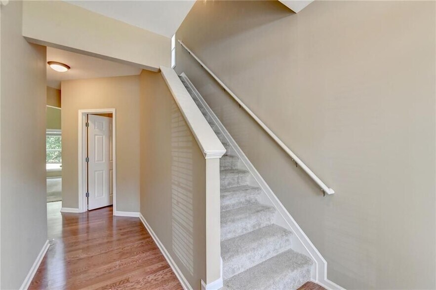 Building Photo - 5740 CRESTWICK