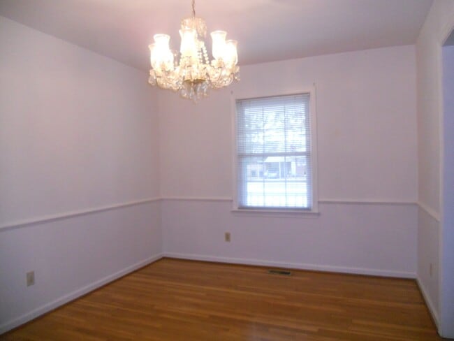 Building Photo - 868 Moyer Rd
