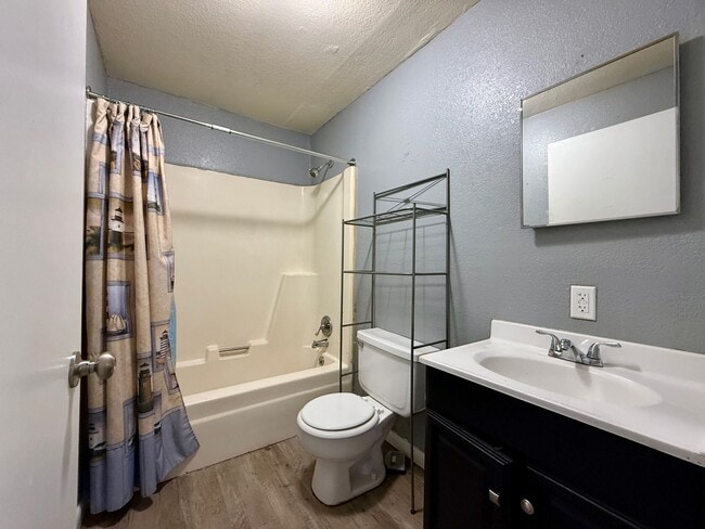 Building Photo - 2 Bedrooms, 1 Bathroom Home in Paragould AR - $940/Month - Section 8 Welcome!