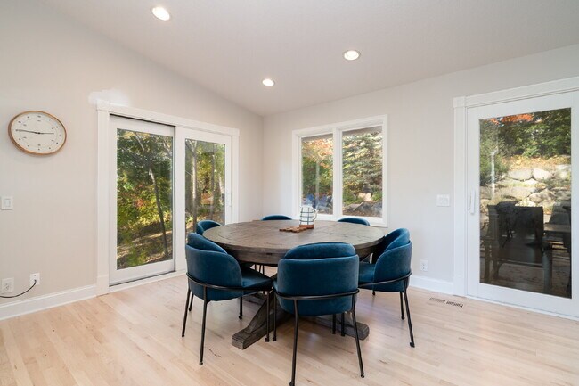 Building Photo - Lake Minnetonka 3-Bedroom Modernized Home ...