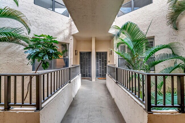 Building Photo - 7460 La Paz Blvd