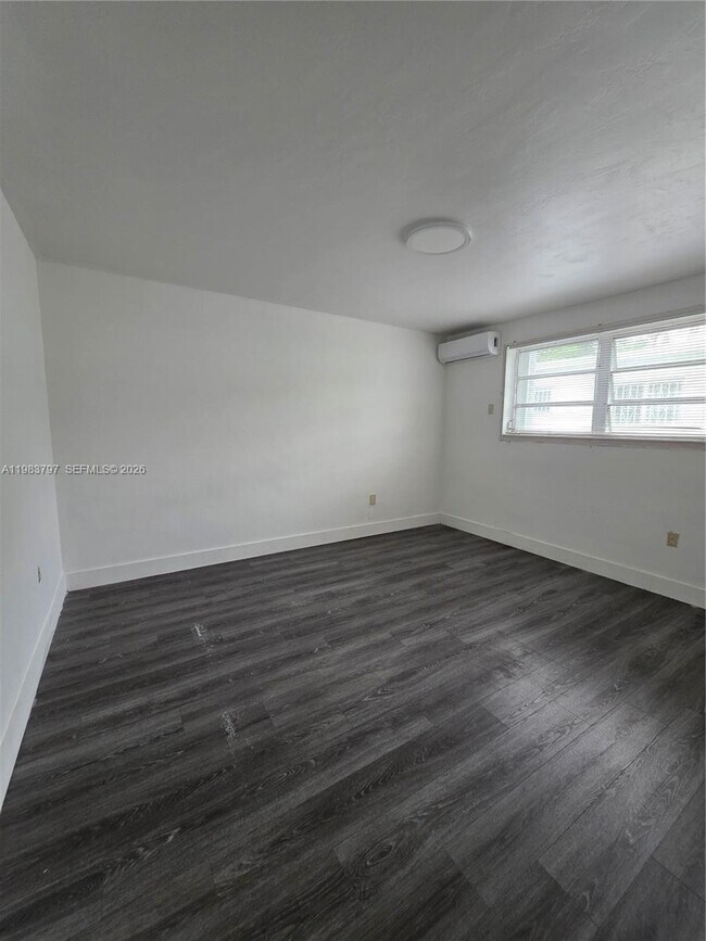 Building Photo - 53 Esplanade Dr