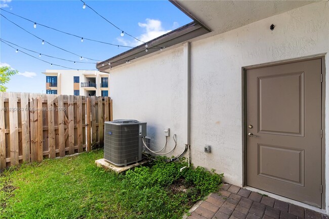 Building Photo - 26487 SW 148th Ave