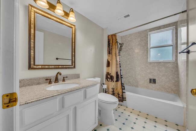 Building Photo - 5 Bedroom 3.5 Bathroom Home in Layton!!