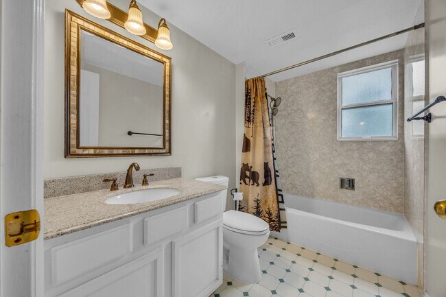 Building Photo - 567 N Allanwood Pl