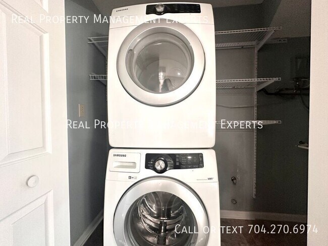 Building Photo - 2739 Von Thuringer Ct