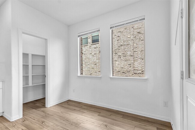 Building Photo - 1550 Gentle Night Dr