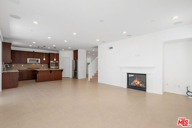 Building Photo - 17053 Cantlay St