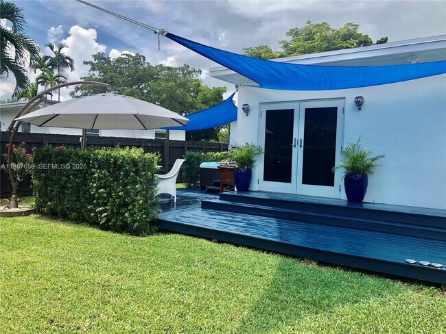 Building Photo - 6450 SW 19th St