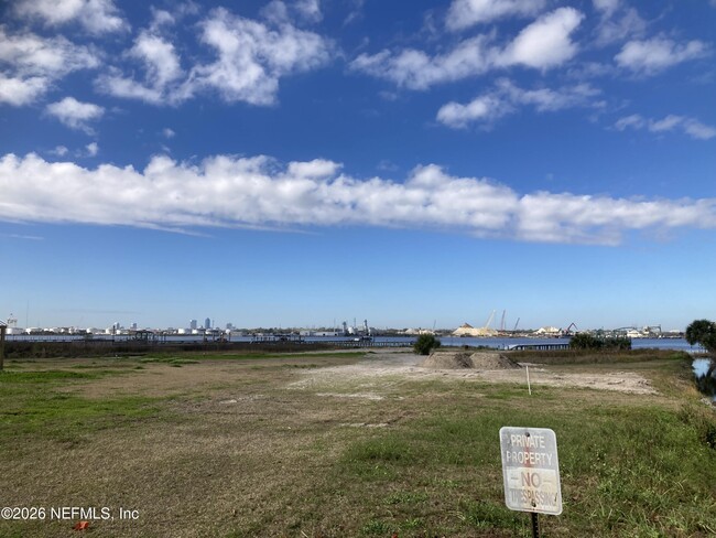 Building Photo - 5240 River Park Dr