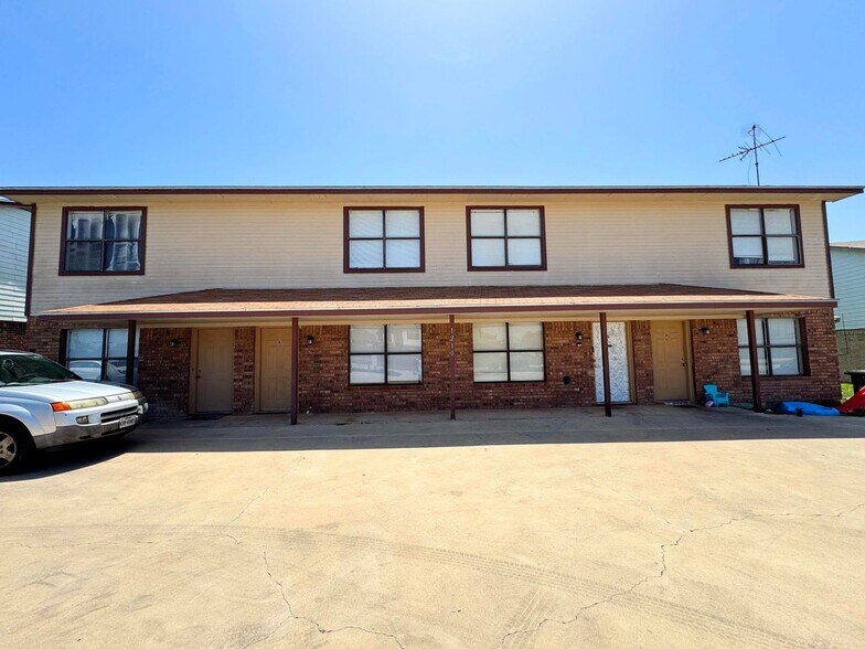 Primary Photo - 1210 Monroe Loop