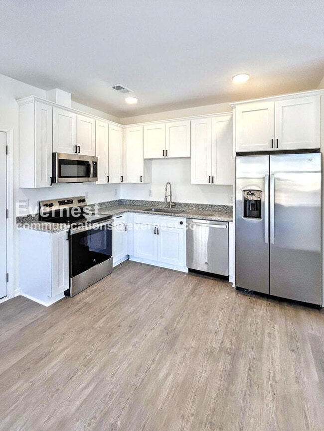 Building Photo - 1372 Robins Nest Drive