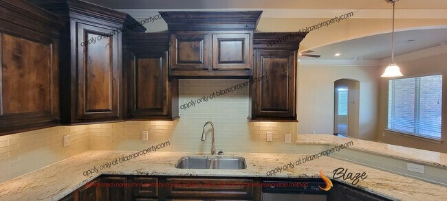 Building Photo - Rockstar Home with Stunning Features – 3 Bed/2 Bath Gem