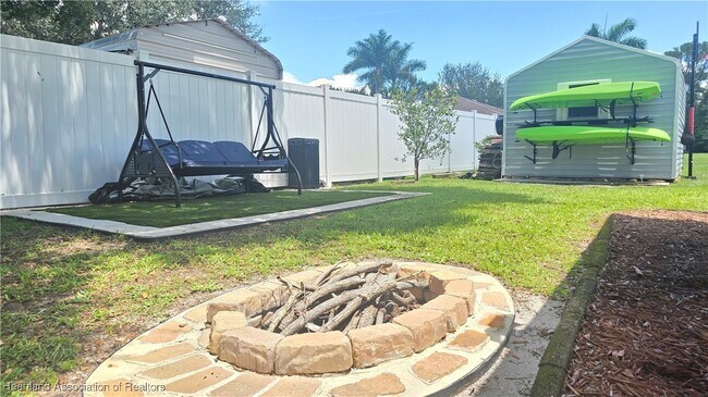 Building Photo - 1720 Amber Ln
