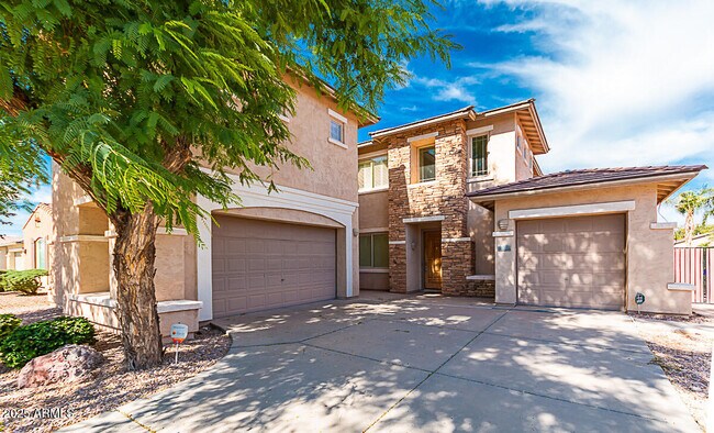 Building Photo - 642 E Torrey Pines Pl