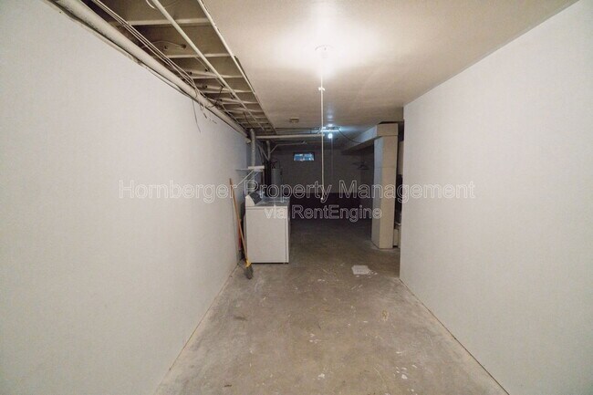 Building Photo - 7024 N Wiscomb St