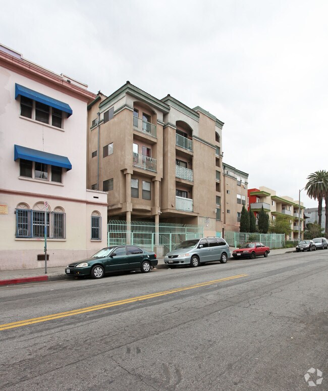 806 S. Burlington Ave. - 806 S Burlington Ave