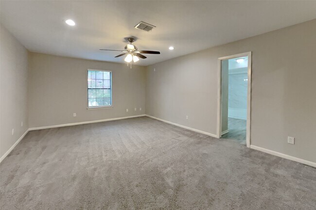 Building Photo - 2318 Turtle Creek Dr