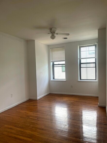 2150 N Carlisle Apt 2 - Living Room - 2148 N Carlisle St