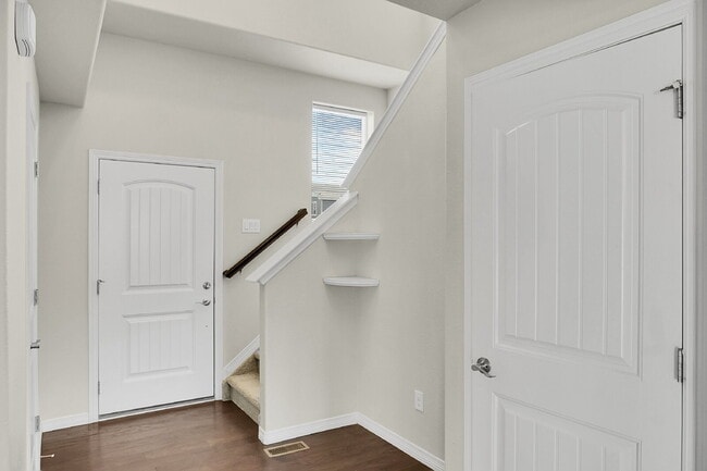 Building Photo - $1,995 - 3 Bed, 2.5 Bath Home in Colorado ...