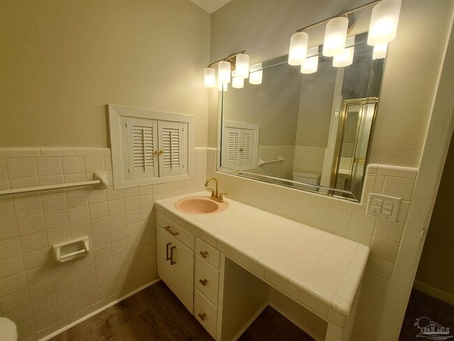 Building Photo - 8598 Meadowbrook Dr