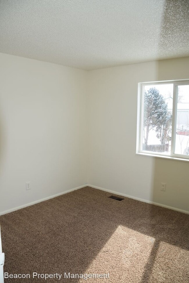 Building Photo - 3 br, 2 bath House - 7538 S. Holland Ct.