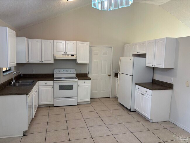 Building Photo - 7145 8 Mile Creek Rd