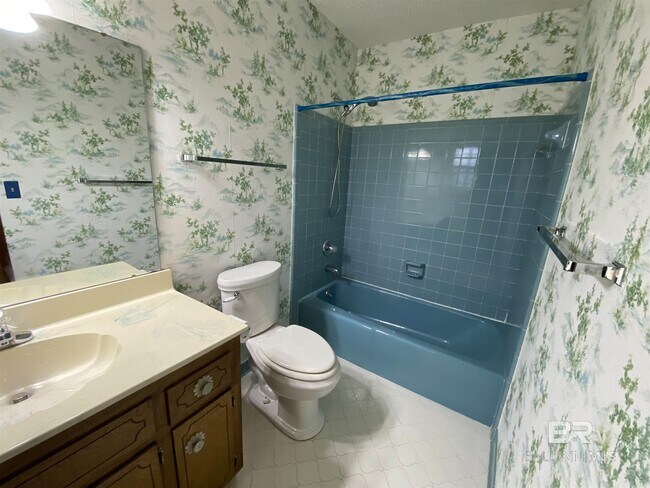 Building Photo - 22022 Nelson St