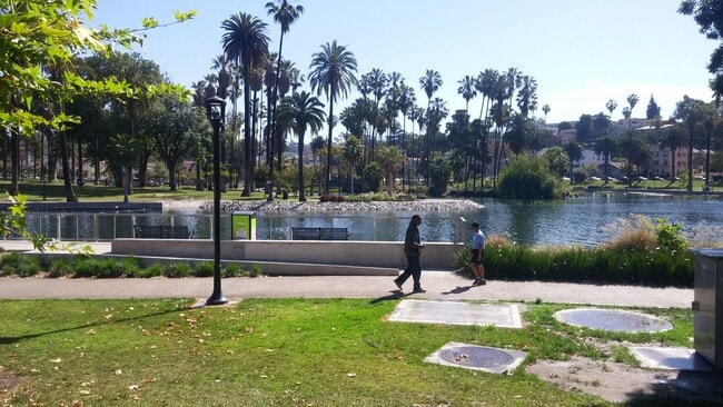 Building Photo - 1828-1828 Montrose St