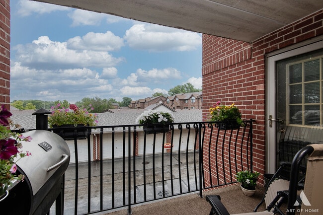 Building Photo - 11110 E Cove Cir