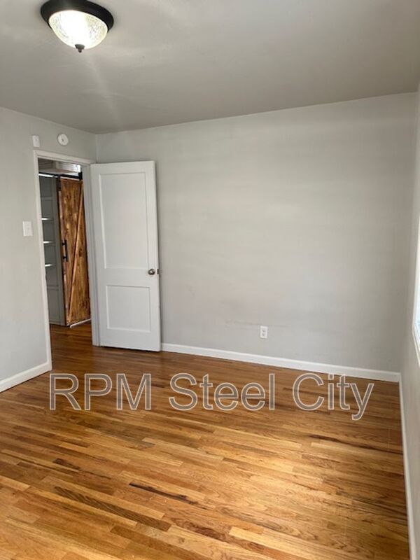 Building Photo - 2410 St Clair Ave.