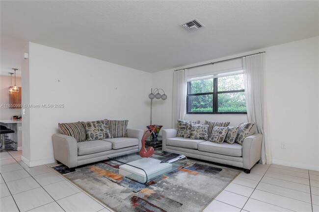 Building Photo - 10590 NW 78th Terrace