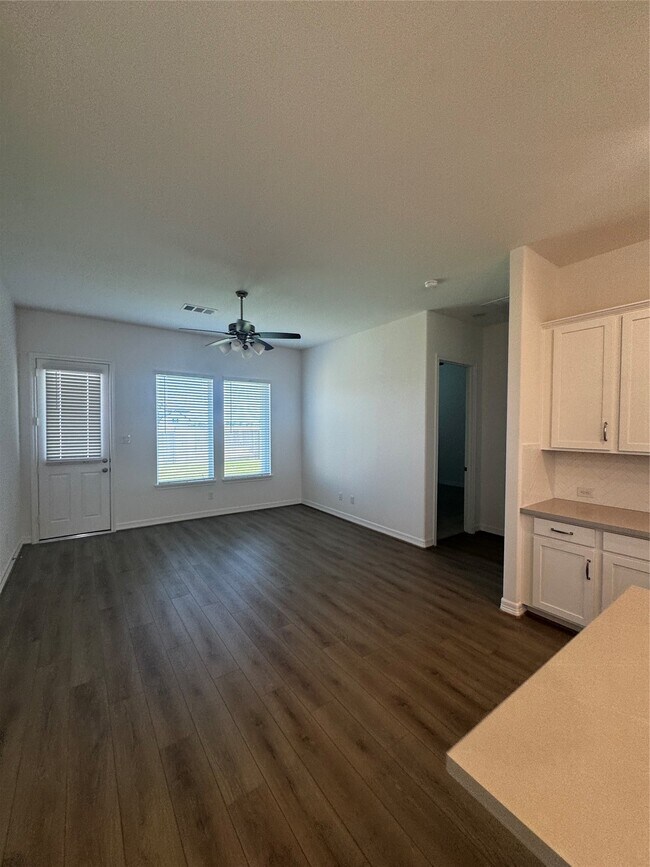 Building Photo - 23642 Red Rowan Ln