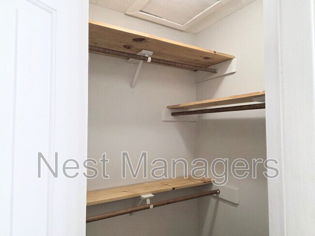 Building Photo - 6768 Willowbrook Dr