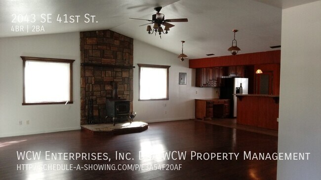 Building Photo - 2043 SE 41st St