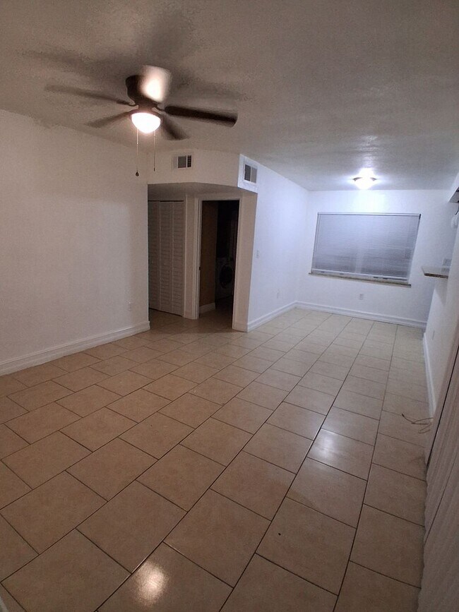 Building Photo - 21995 Catherine Ave