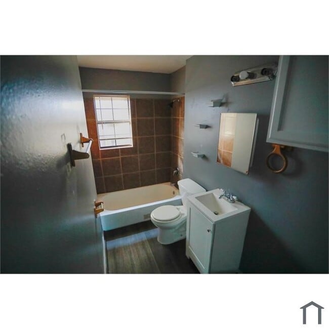 Building Photo - 3232 Berry St