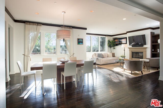 Building Photo - 6241 Crescent Park W