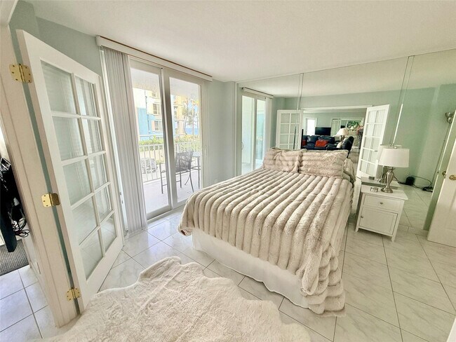 Building Photo - 800 SE 20th Ave