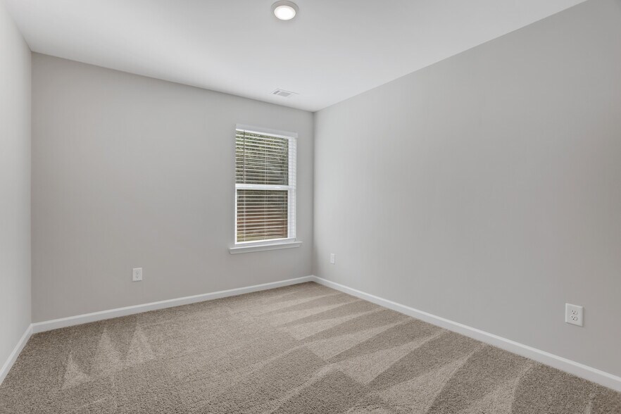 Building Photo - 236 Eva Way NE