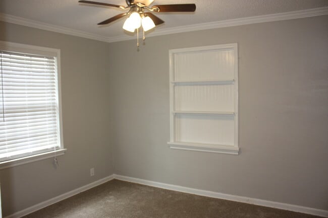 Building Photo - Updated 3 bedroom in Midtown!