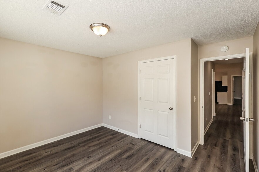 Building Photo - 1310 Waterton Trail