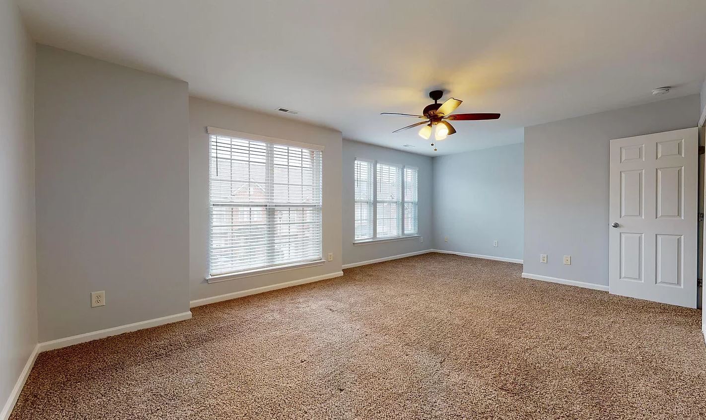 Building Photo - 9806 Blackwell Dr